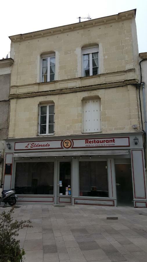 Grand Appartement Chaleureux Thouars Esterno foto